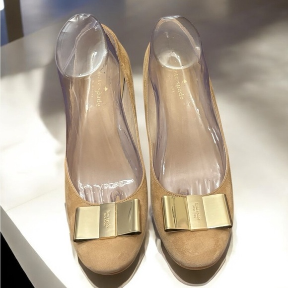 Kate Spade Tan and Gold Block Heel Pump with Metallic Toe - Picture 6 of 7